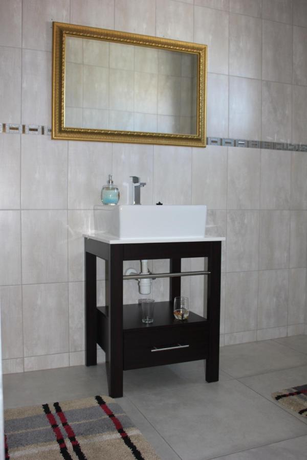 Coco Palm Bed & Breakfast Windhoek Extérieur photo