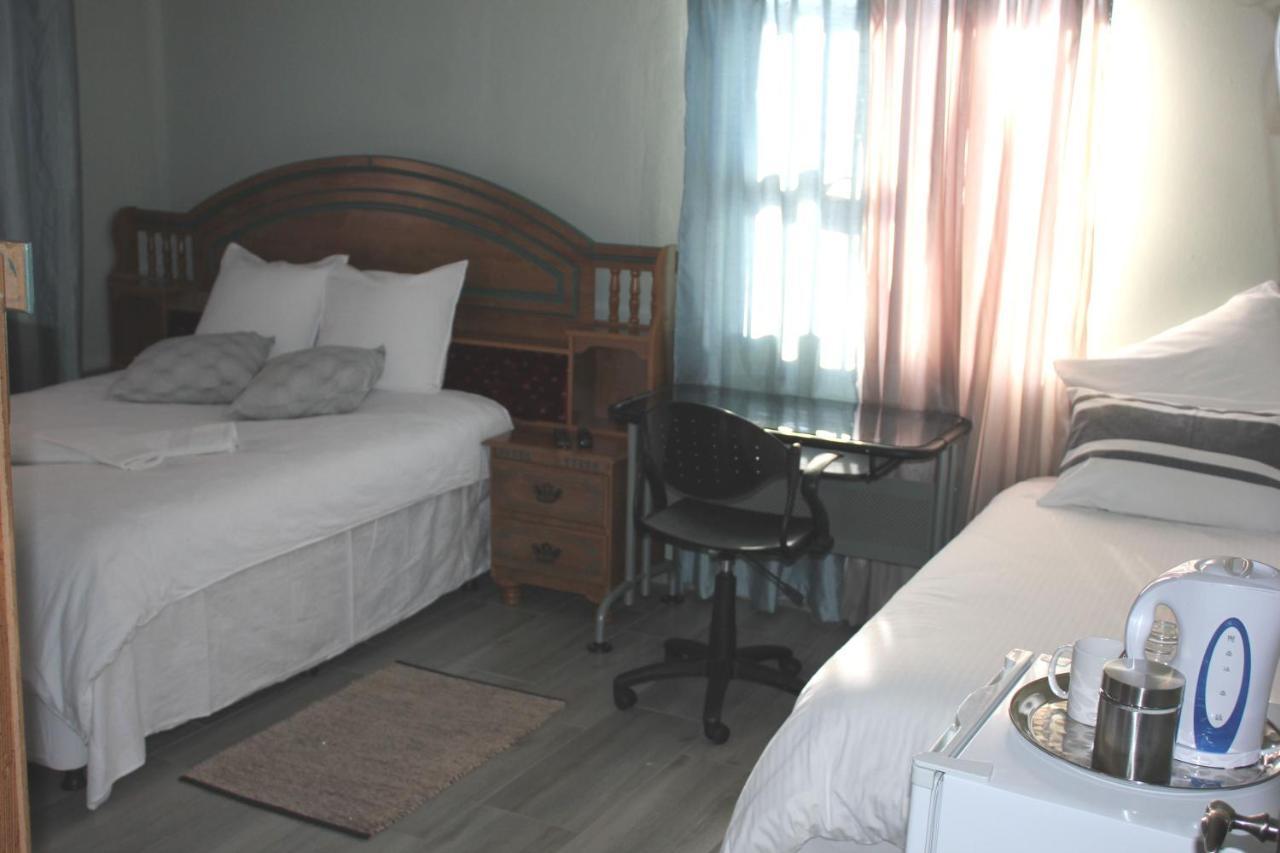 Coco Palm Bed & Breakfast Windhoek Extérieur photo