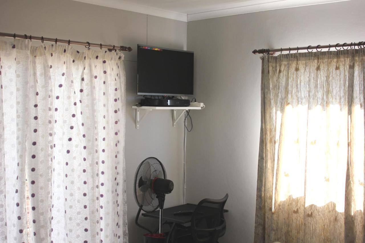 Coco Palm Bed & Breakfast Windhoek Extérieur photo