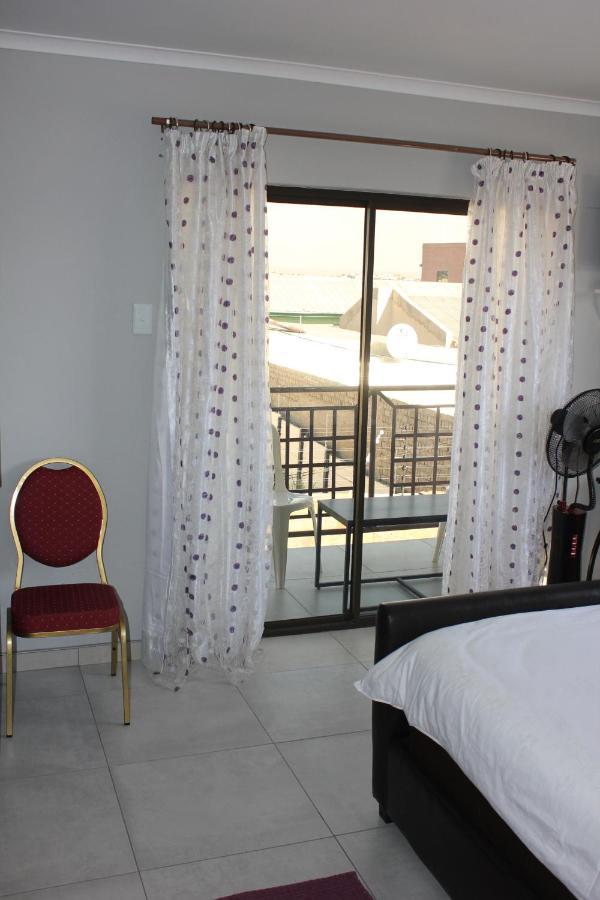 Coco Palm Bed & Breakfast Windhoek Extérieur photo