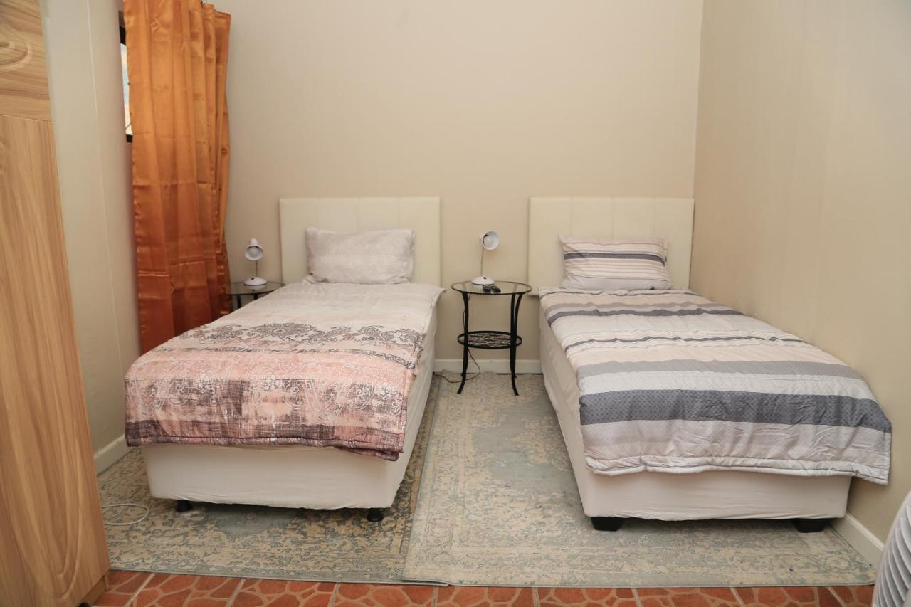 Coco Palm Bed & Breakfast Windhoek Extérieur photo